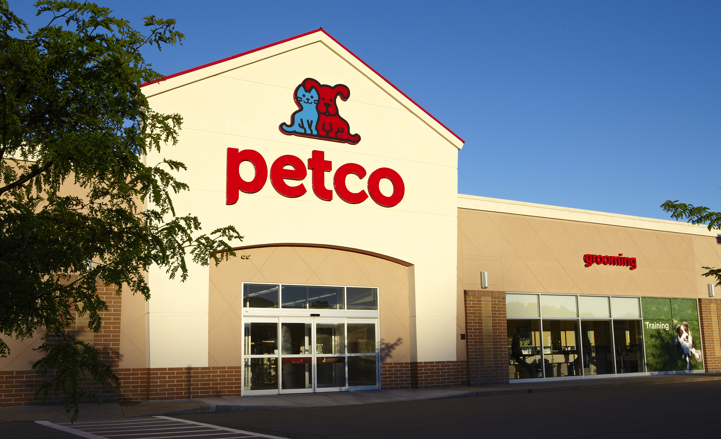 Petco moves away from artificial ingredients at its stores